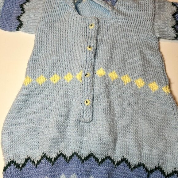 Blue and yellow knitted baby sack in great condition handmade, front button area - Picture 4 of 8